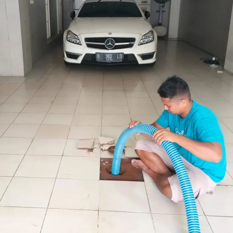 Mengatasi masalah saluran septic tank yang tersumbat